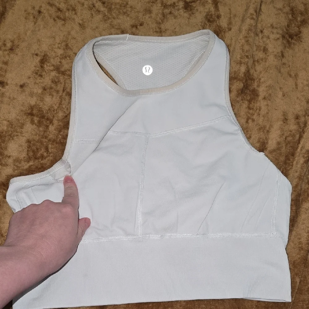 Lululemon Bra White 6? - Picture 10 of 10
